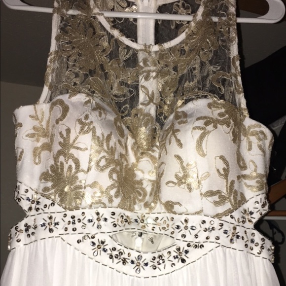 Dresses & Skirts - Good and white prom dress